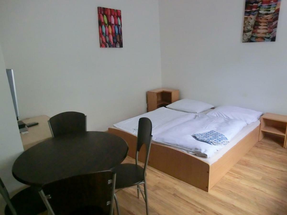 Milano Hostel Marianske Lazne Bagian luar foto