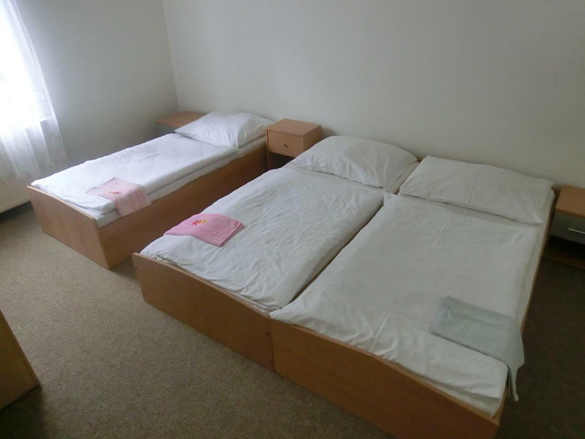 Milano Hostel Marianske Lazne Bagian luar foto
