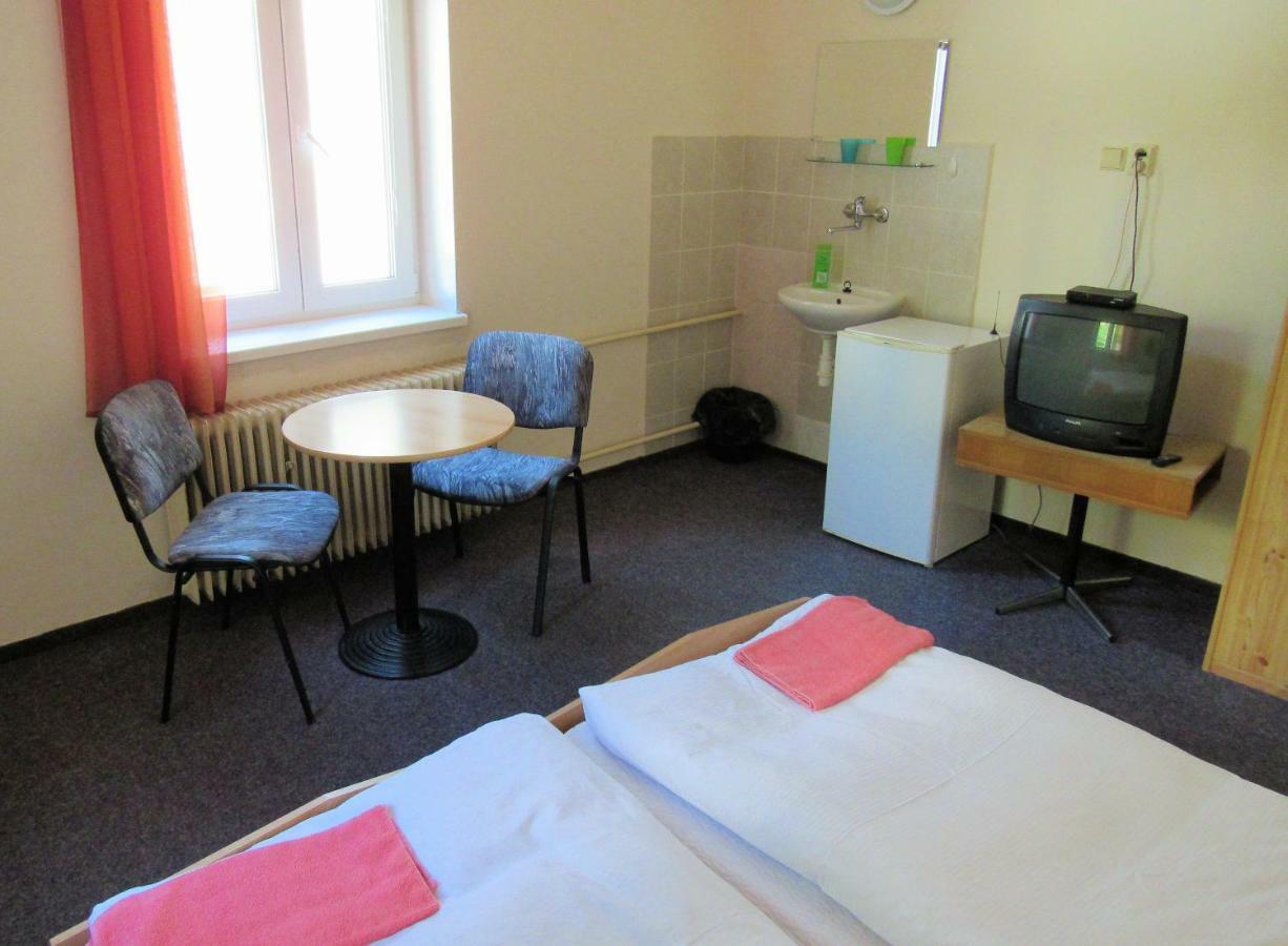 Milano Hostel Marianske Lazne Bagian luar foto